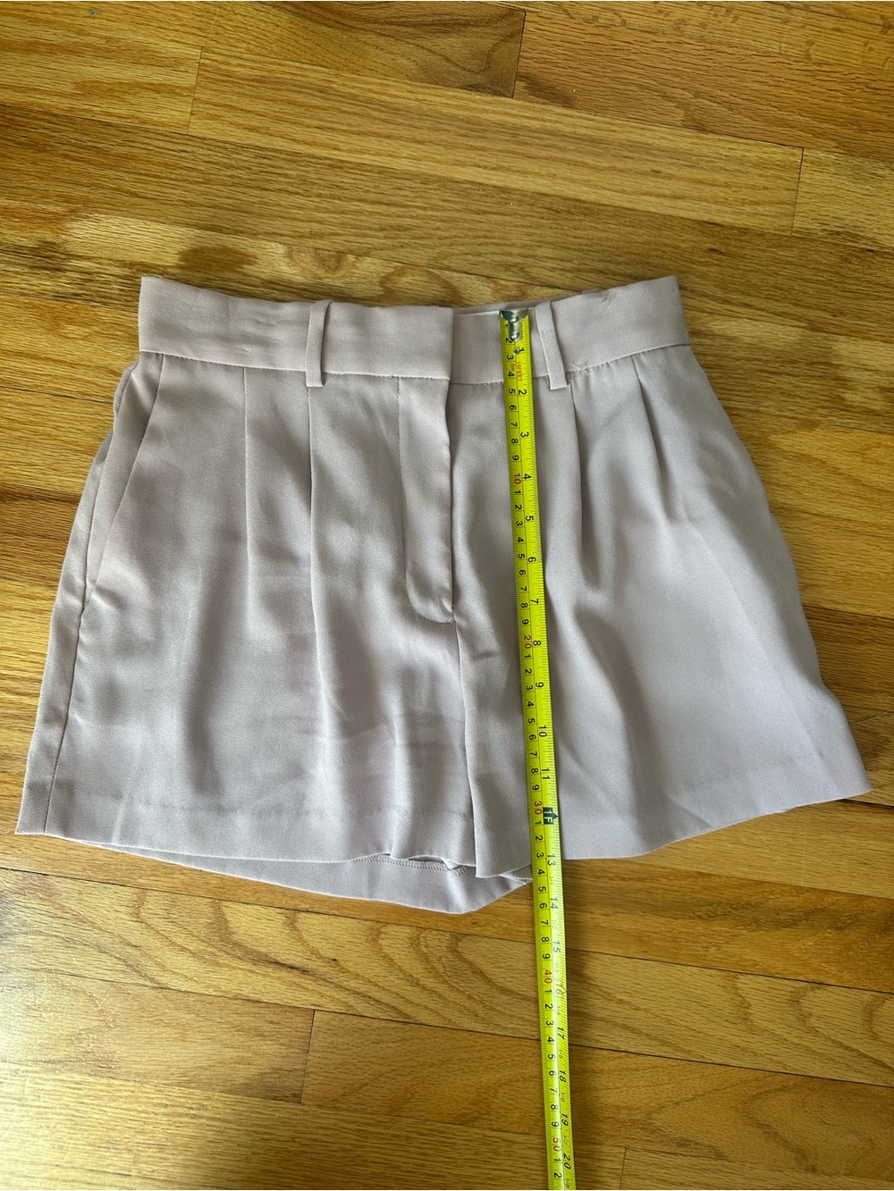 Aritzia Babaton Dusty Light Pink Pleated Mini Short size 2 - Picture 6 of 7